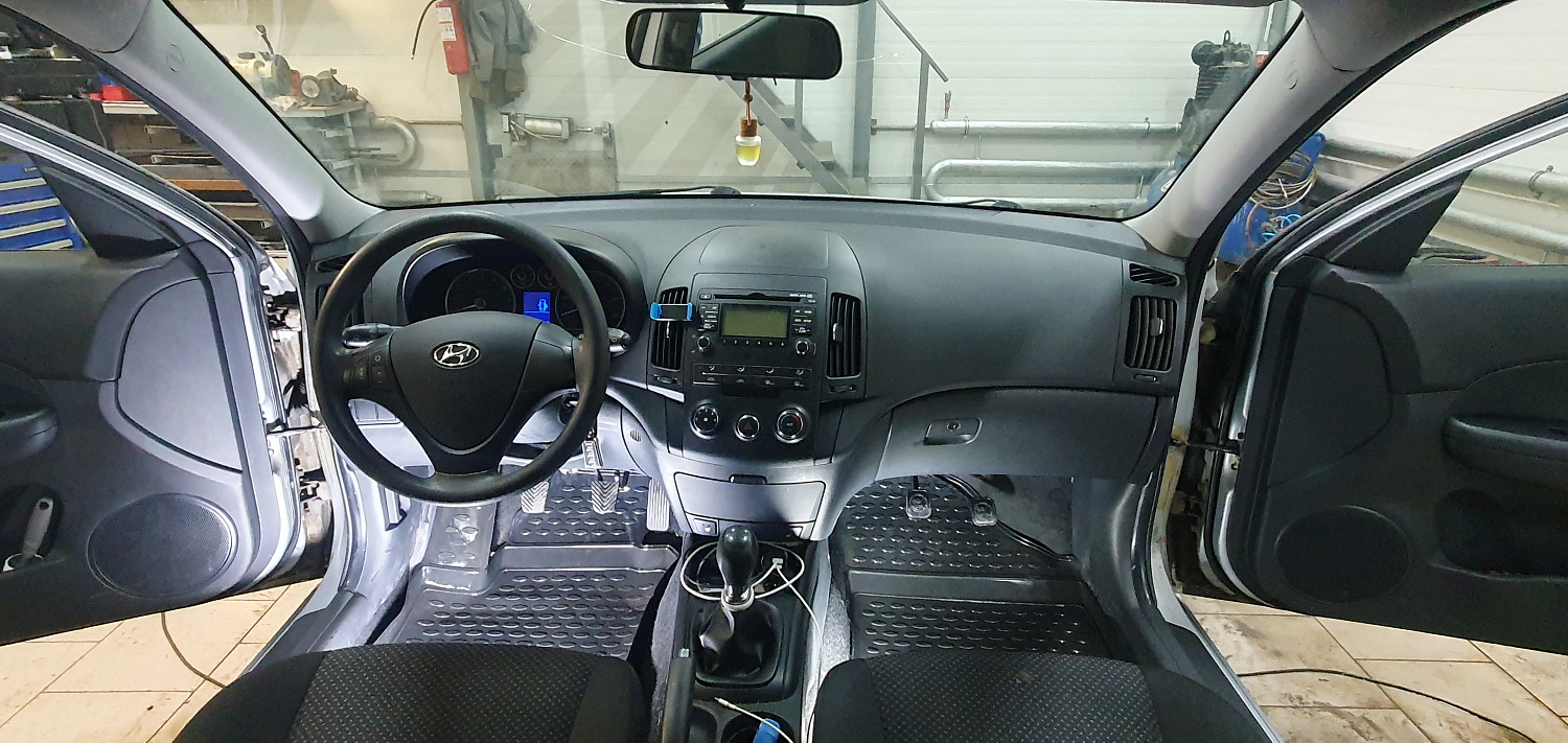 Установка тяговых педалей на Hyundai i30 (механика, 2шт.)