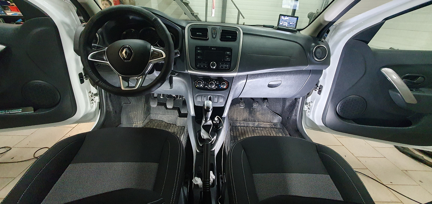 Установка тяговых педалей на Renault Sandero Stepway (механика, 3шт.)