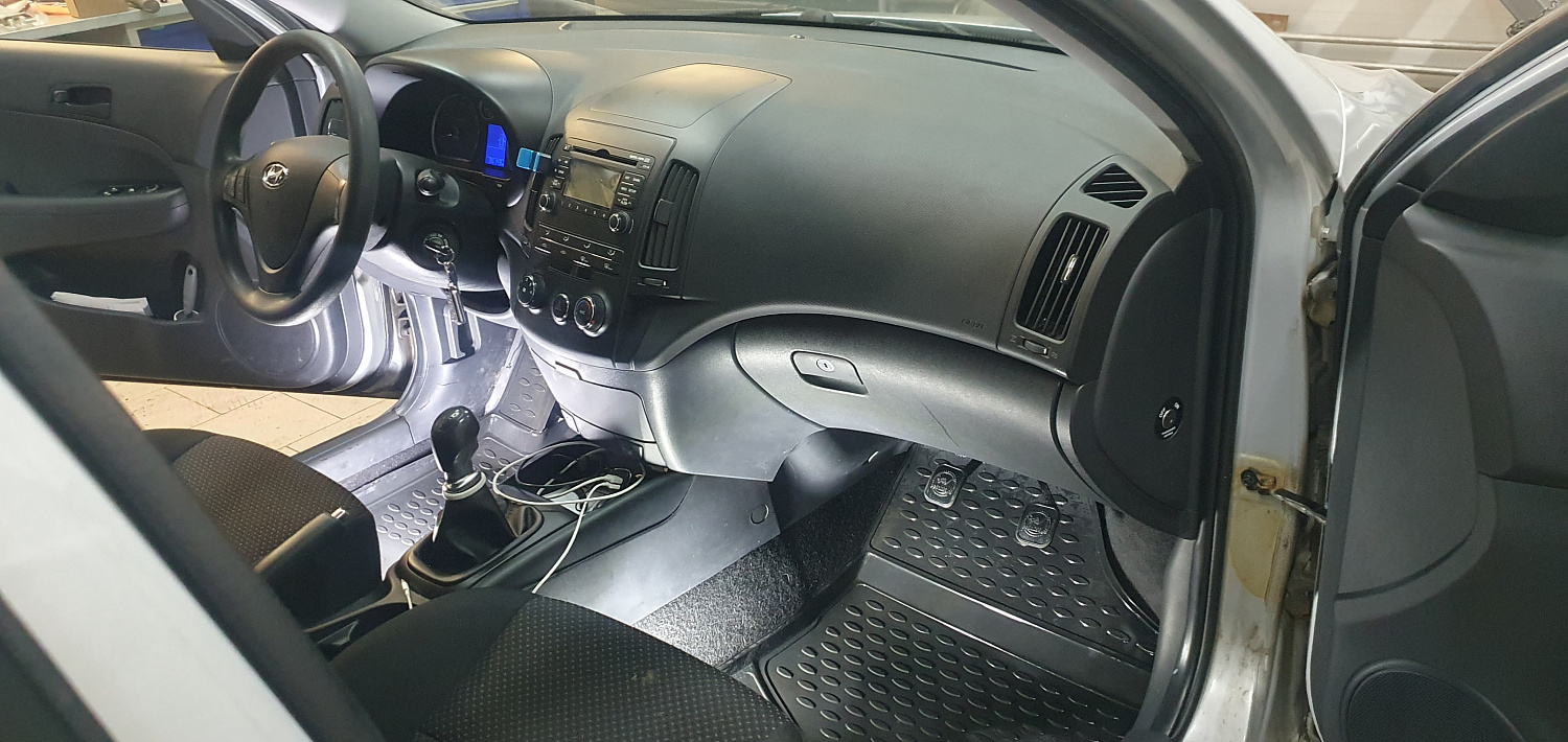 Установка тяговых педалей на Hyundai i30 (механика, 2шт.)