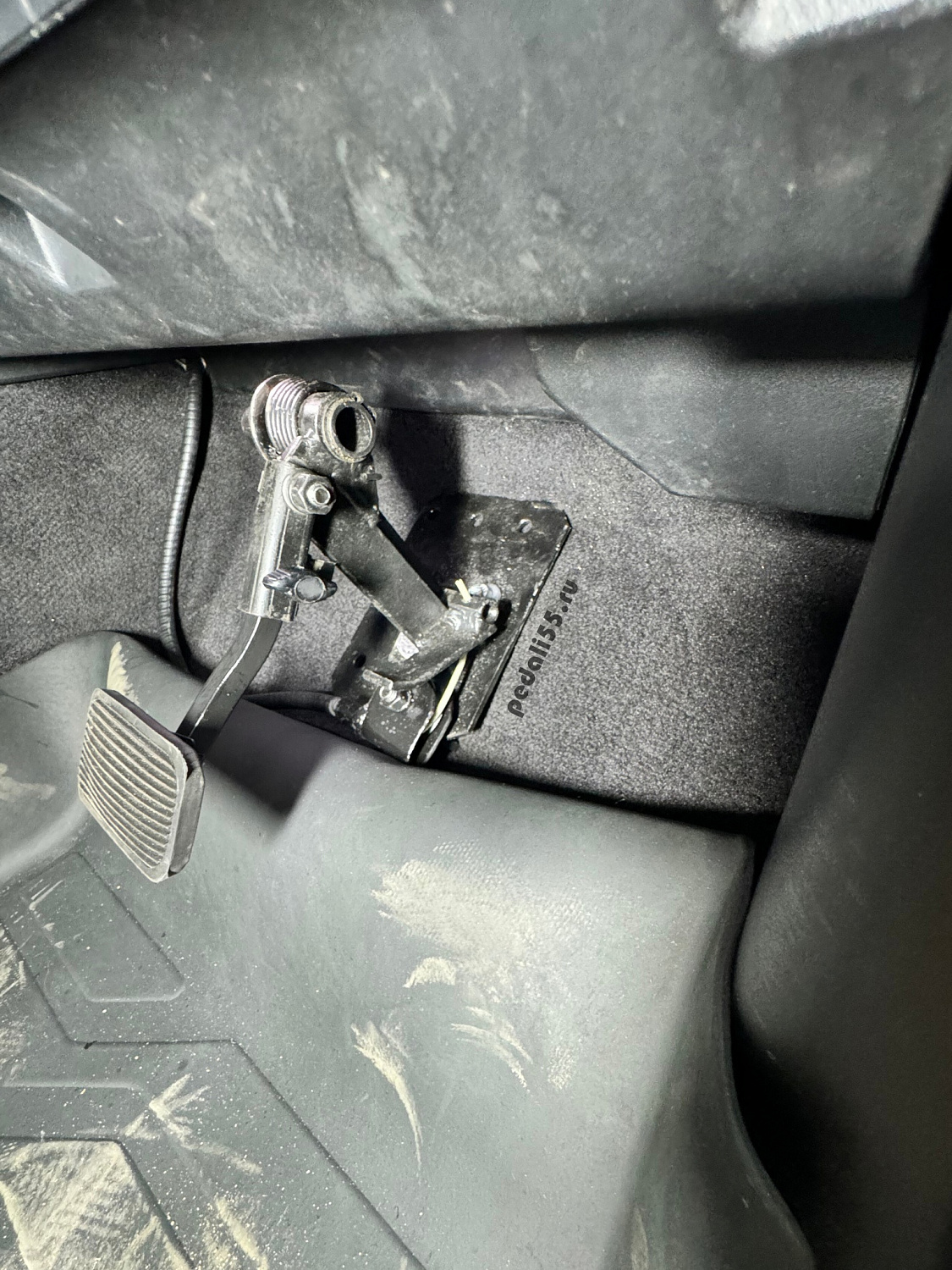 Установка тросовых педалей на Range Rover АКПП (автомат, 1шт.)