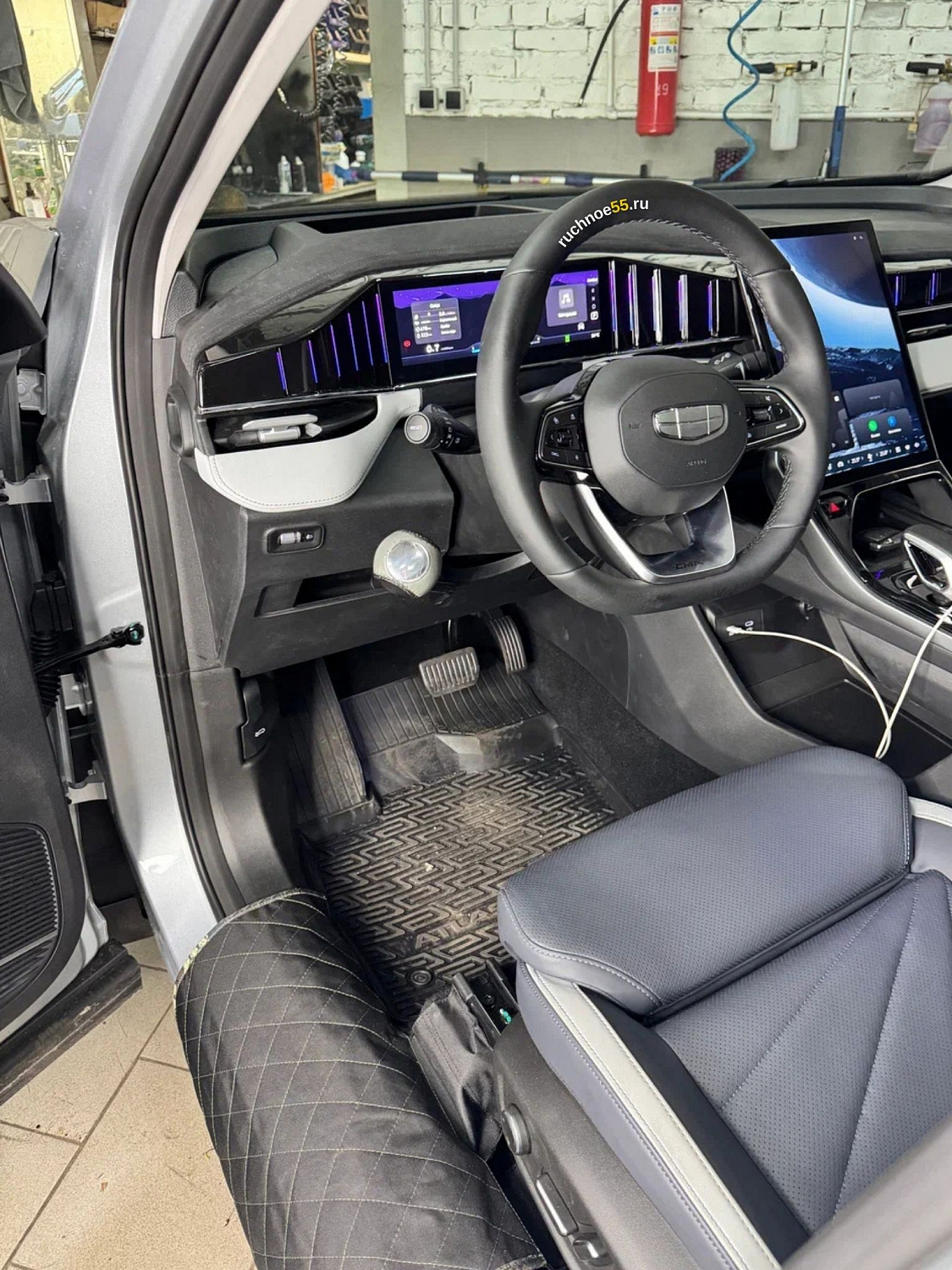 Установка ручного управления для Geely Atlas