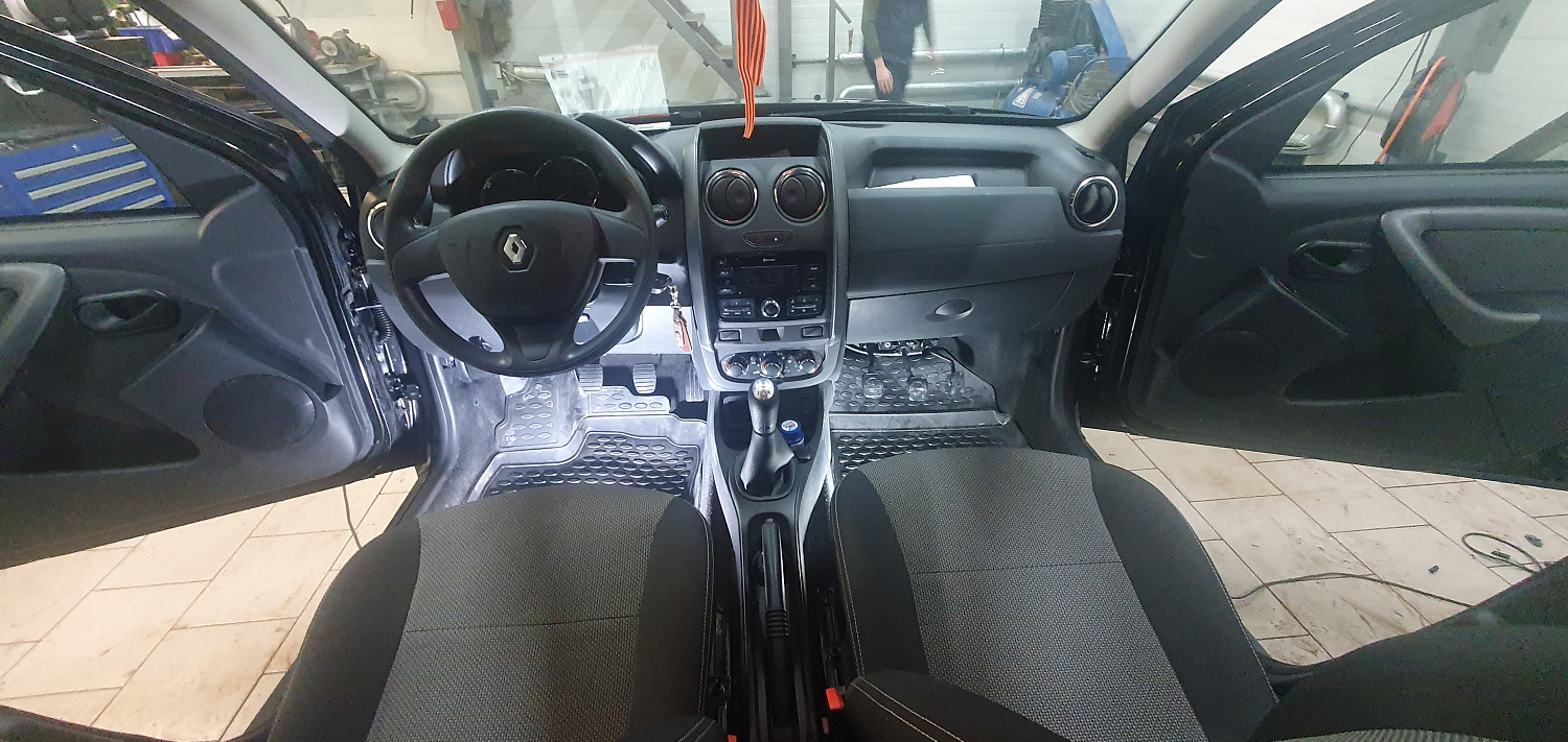 Установка тросовых педалей на Renault Duster (механика, 3 шт.)