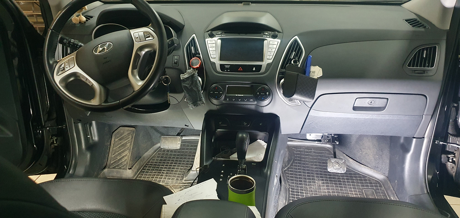Установка тросовых педалей на Hyundai ix35 2012 г. (автомат, 1 шт.)