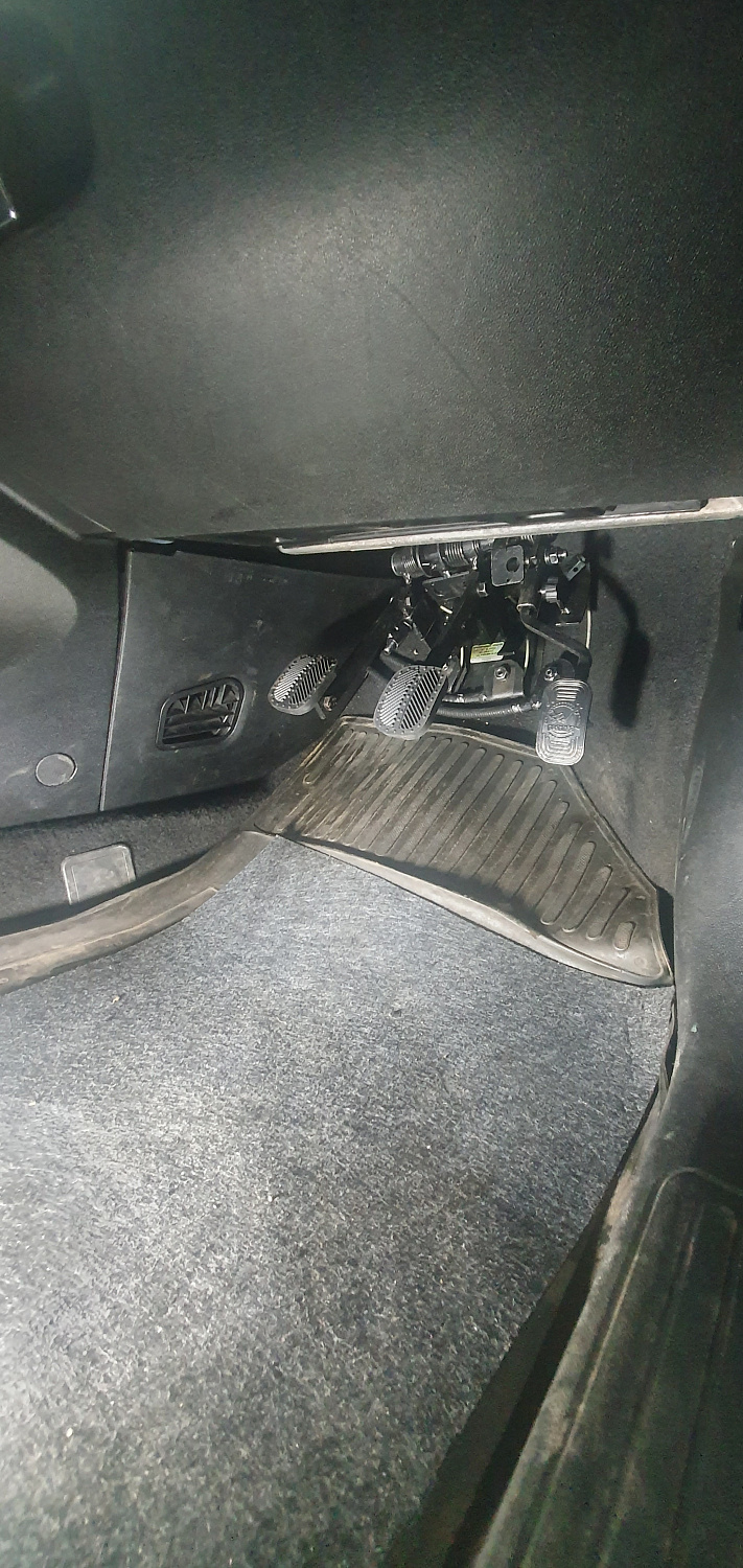 Установка тросовых педалей на Fiat Bravo (механика, 3 шт.)