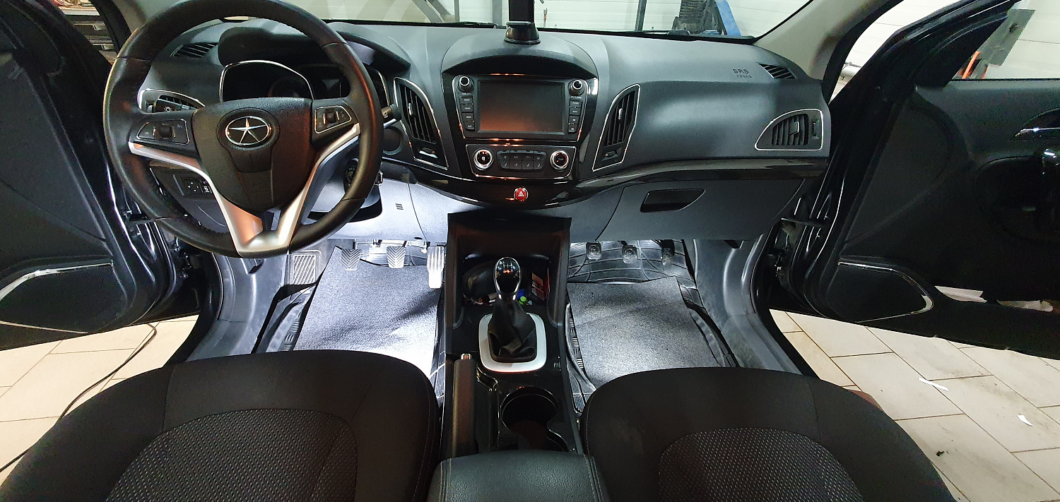 Установка тяговых педалей на JAC S5 (механика, 3шт.)
