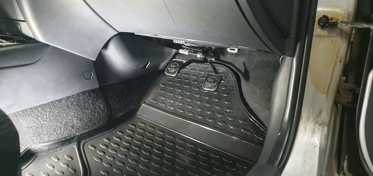 Установка тяговых педалей на Hyundai i30 (механика, 2шт.)