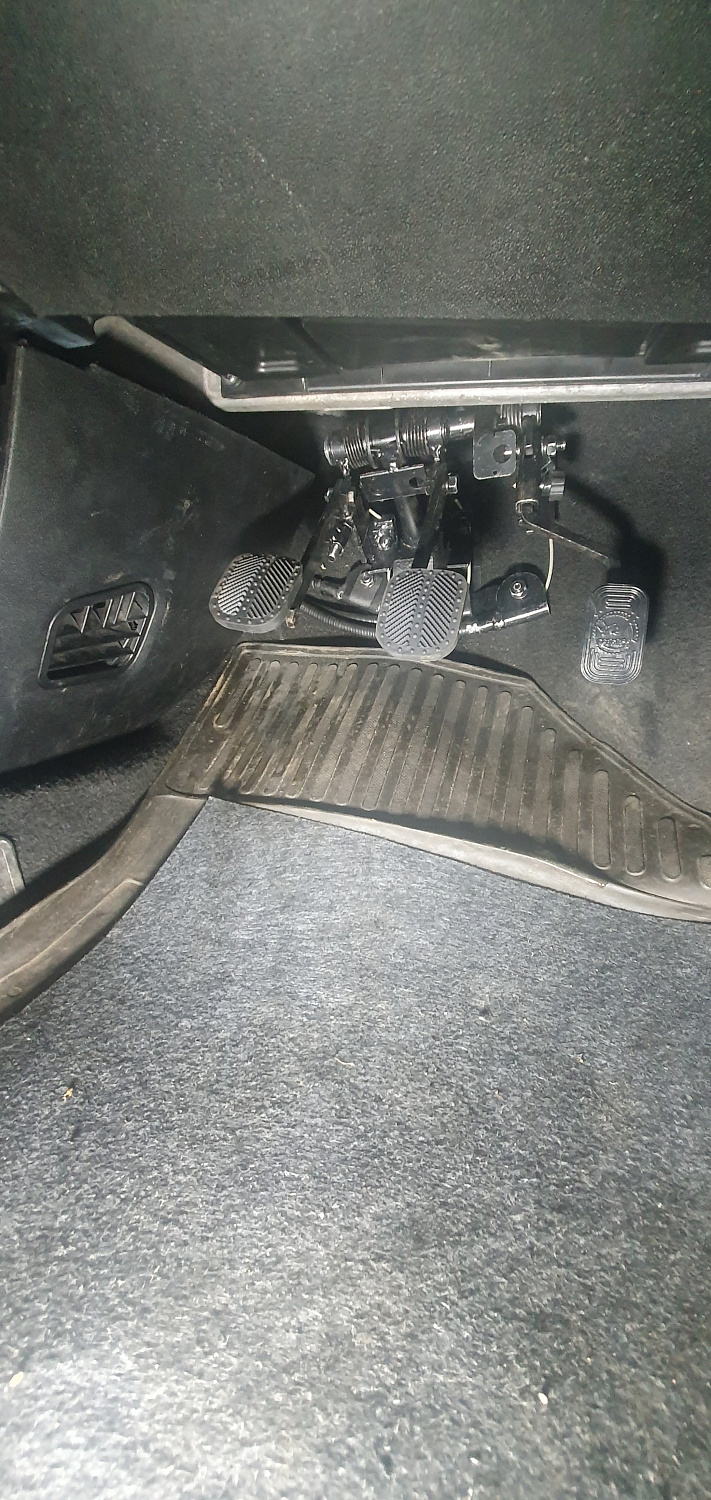 Установка тросовых педалей на Fiat Bravo (механика, 3 шт.)
