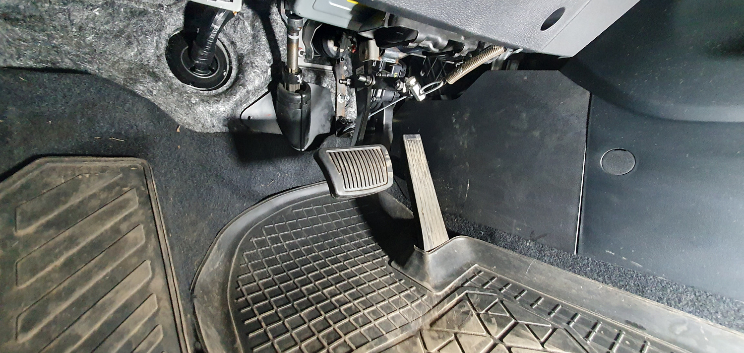 Установка тросовых педалей на Hyundai ix35 2012 г. (автомат, 1 шт.)